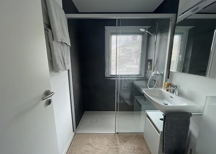 Sunny Alps View: Bliss 格雷兴